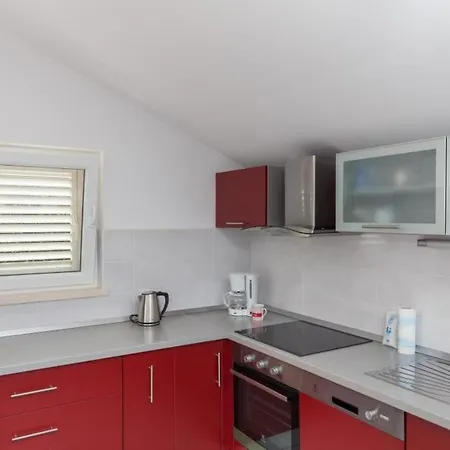 Memunic - One Bedroom With Balcony And Sea View