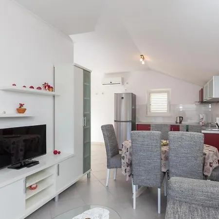 Διαμέρισμα Memunic - One Bedroom With Balcony And Sea View