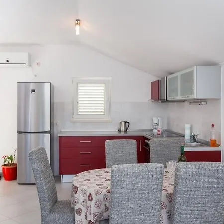Memunic - One Bedroom With Balcony And Sea View