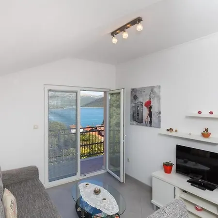 Apartamento Memunic - One Bedroom With Balcony And Sea View